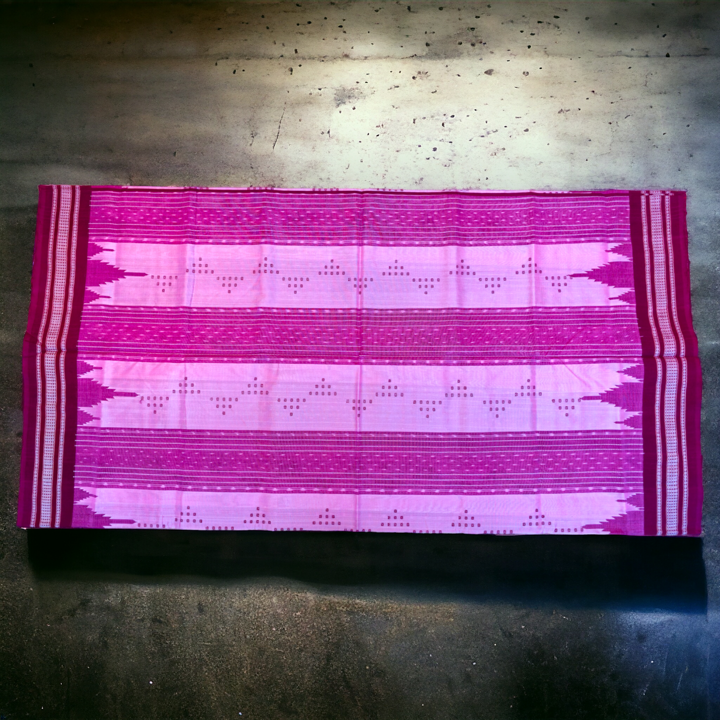 TSC Suta Bapta Saree in Pink and Maroon with Temple | Floral Motifs