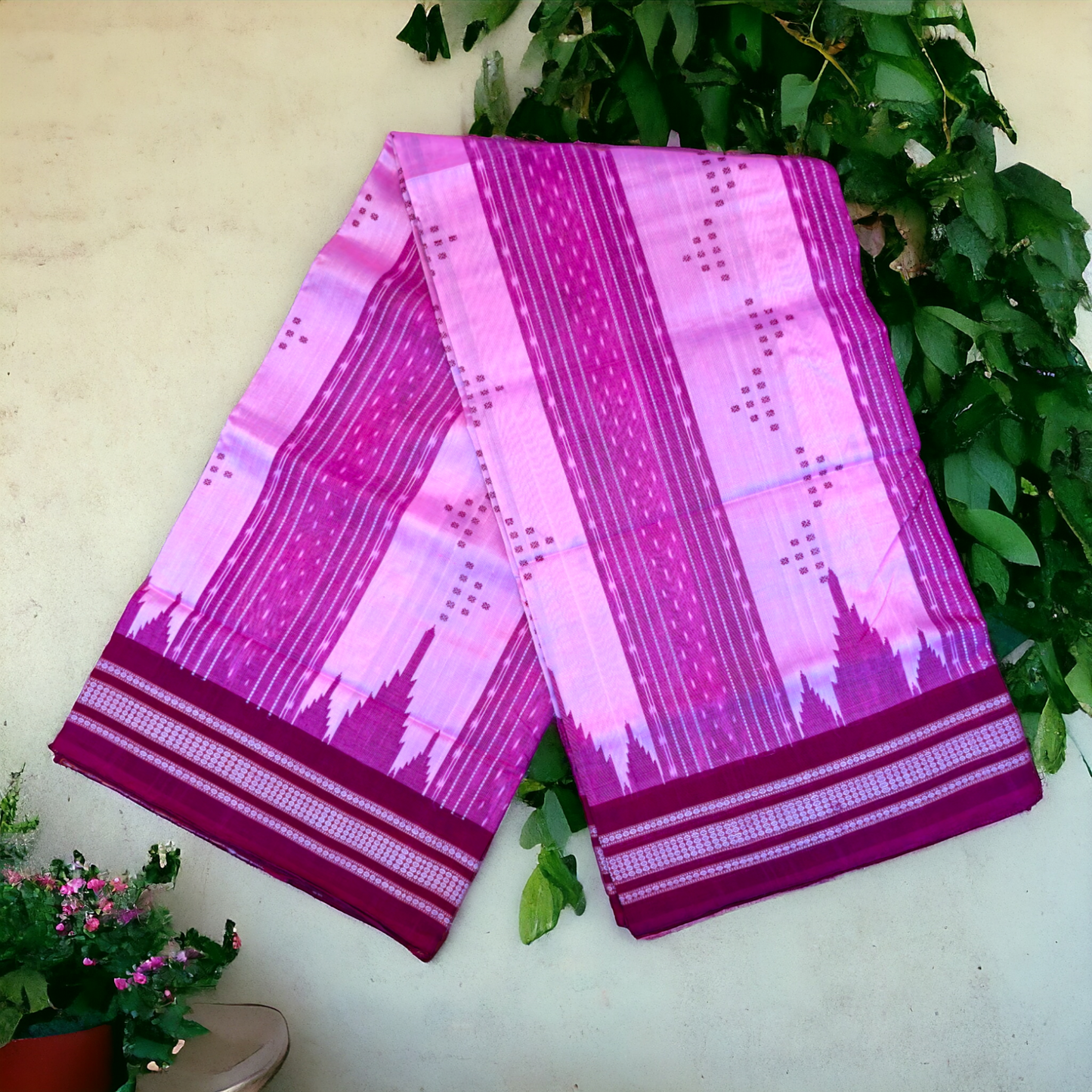 TSC Suta Bapta Saree in Pink and Maroon with Temple | Floral Motifs